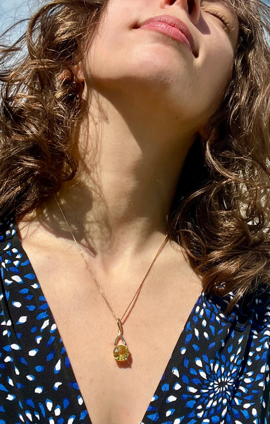 wearing Hanna Daye Brillante Pendant in Citrine in 14k gold 18" Venetian gold chain original design fine jewelry hand made local stunning gemstone