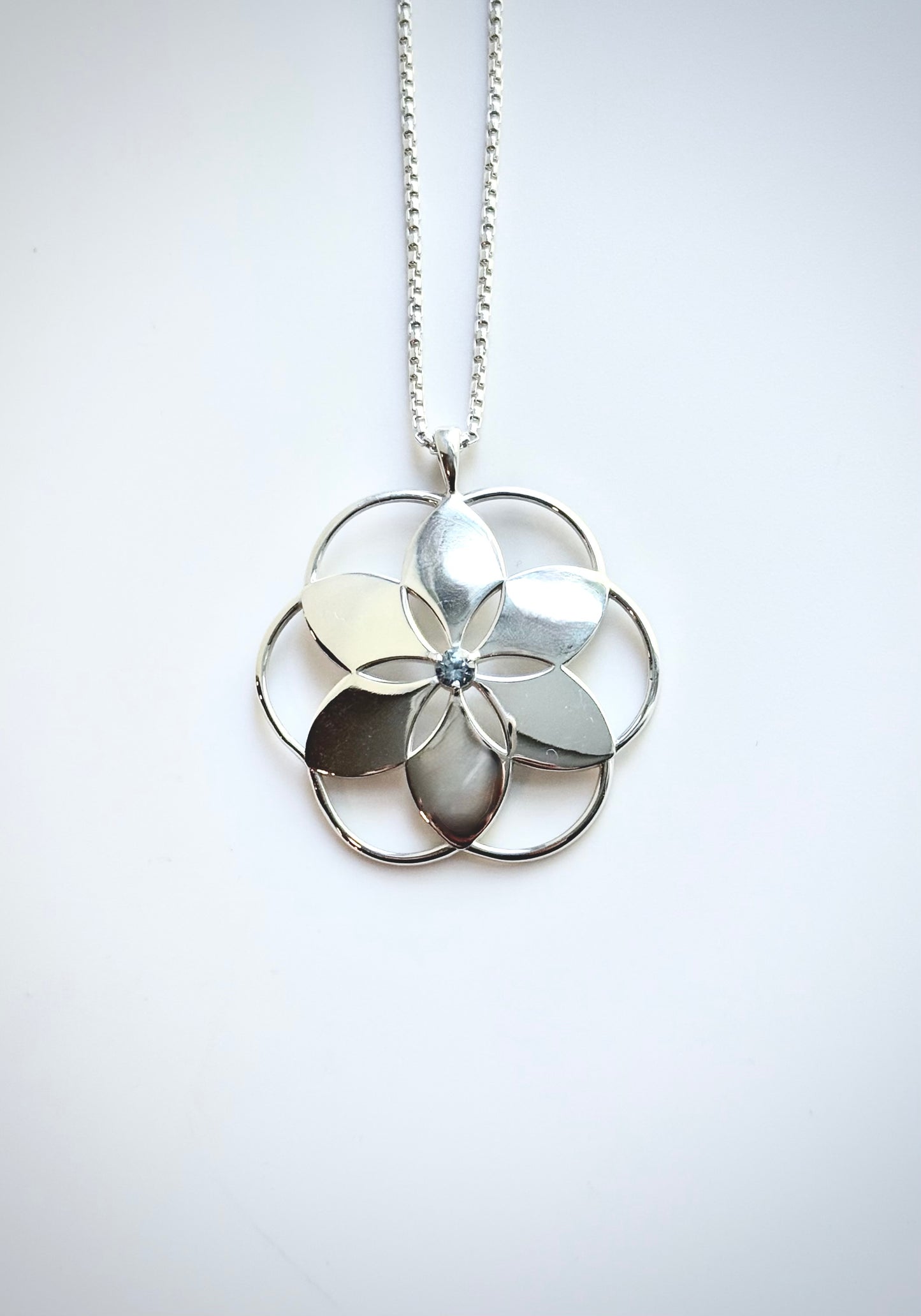 Rosette Montana Sapphire Pendant