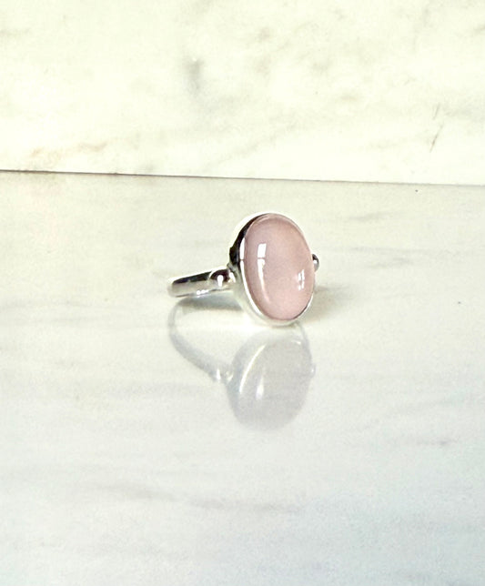 Side view Windsor Ring Rose Quartz north south