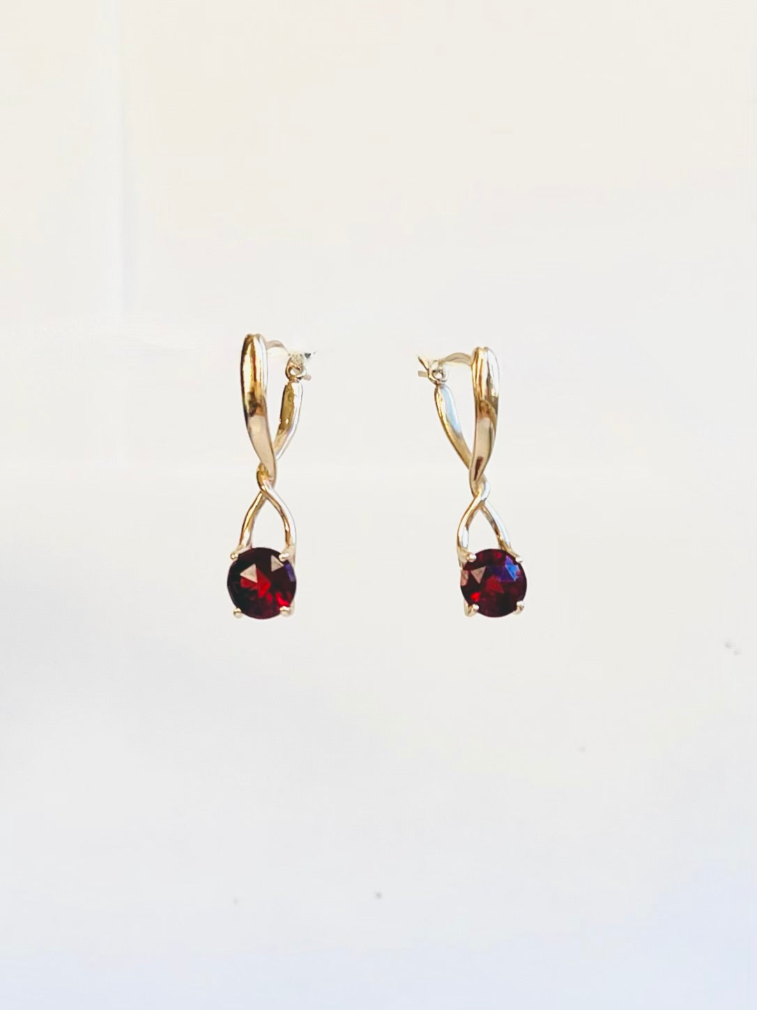 Brillante 14k gold earrings mozambie garnet by Hannah Daye fine jewelry original design unique