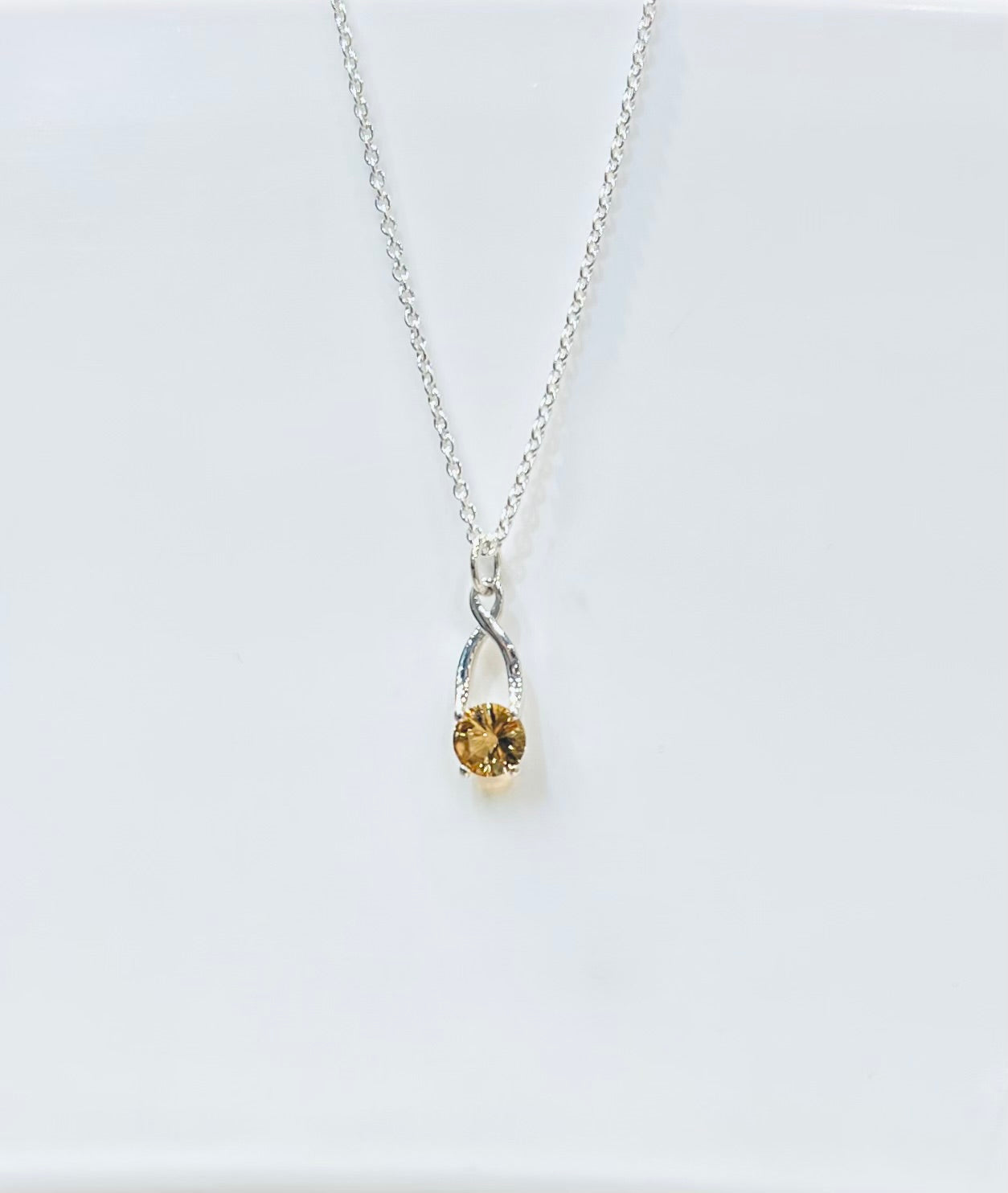 Brillante Charm - Citrine - Hannah Daye & Company
