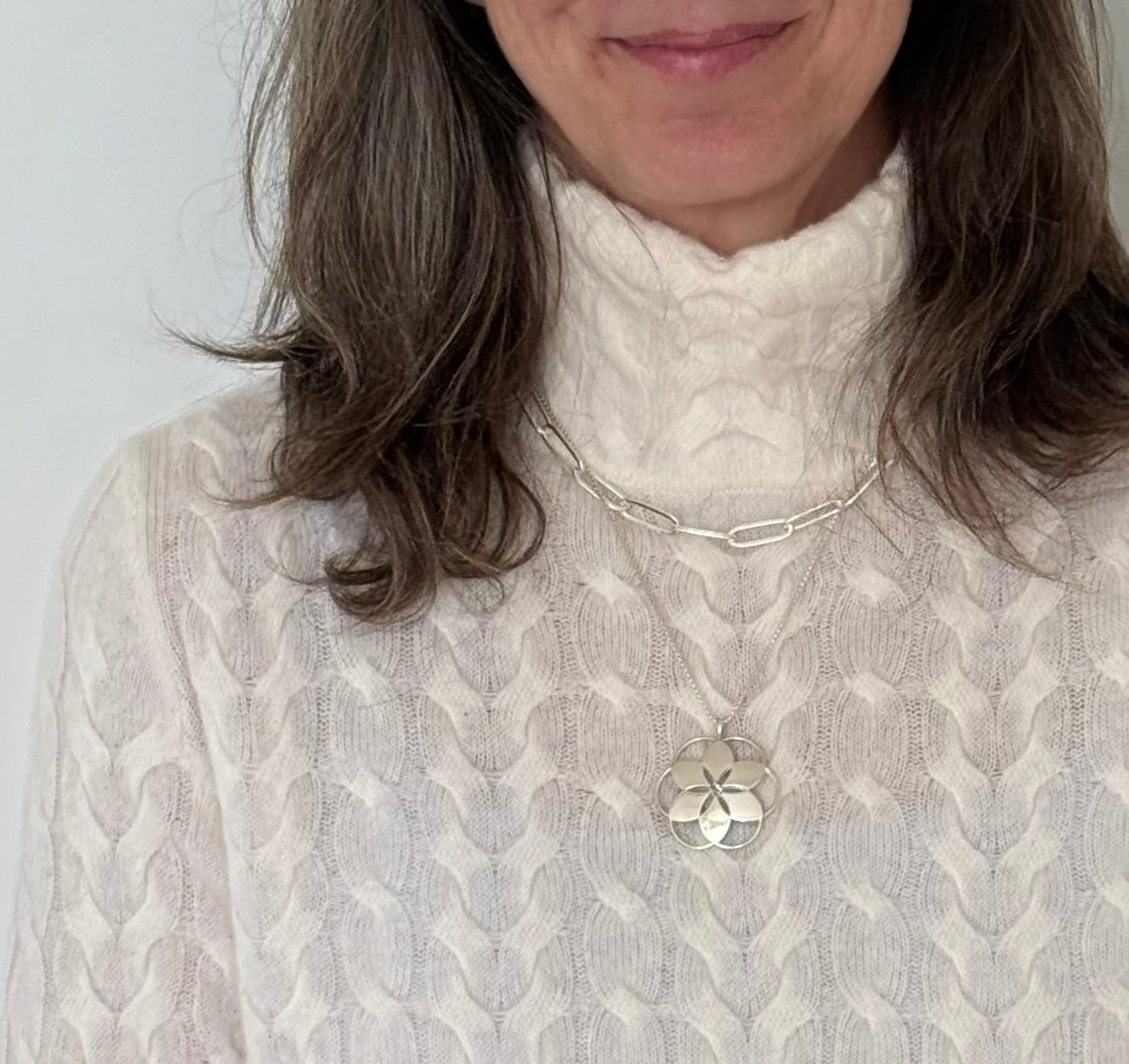 Rosette Montana Sapphire Pendant