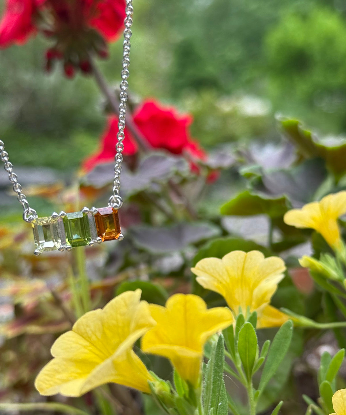 Gemstone necklace with flowers