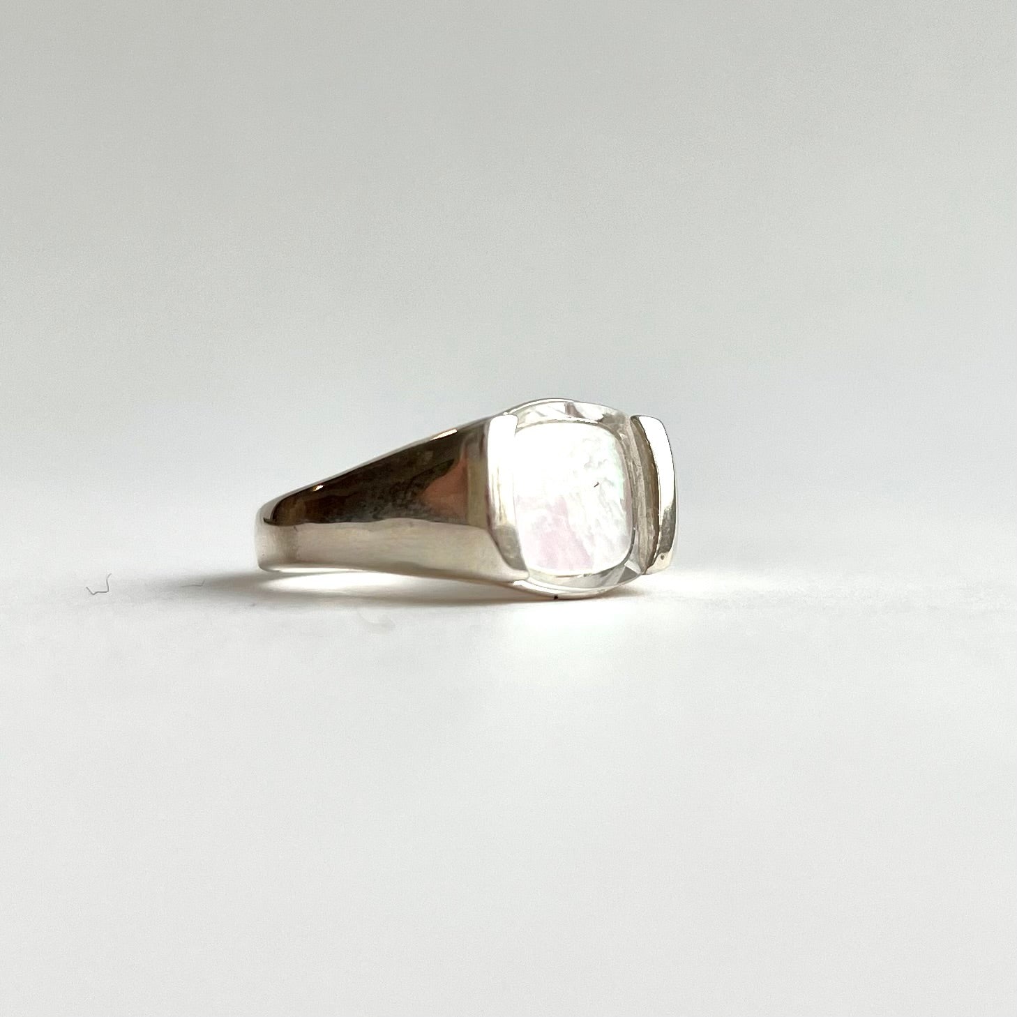 Milan Piccolo Ring - Mother of Pearl - Hannah Daye & Company