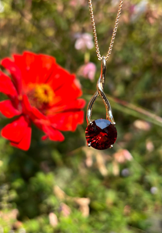 Brillante Pendant 14k Gold - Garnet - Hannah Daye & Company