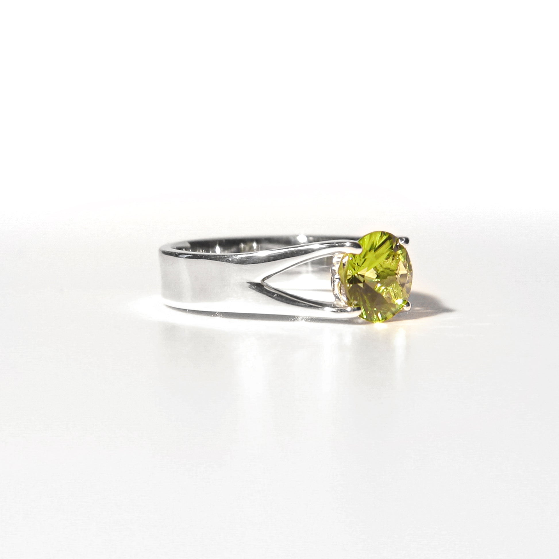 Brillante Ring Peridot Sterling Side view Hannah Daye & Co