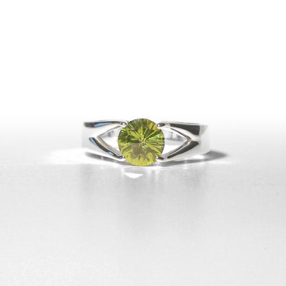 Brillante Ring Peridot Sterling Hannah Daye & Co