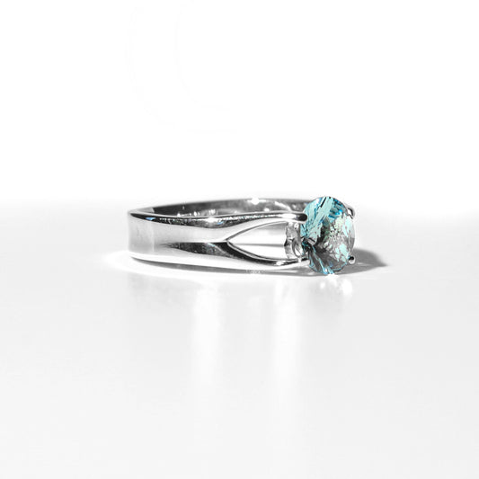 Brillante Ring Swiss Blue Topaz side view Sterling Hannah Daye & Co