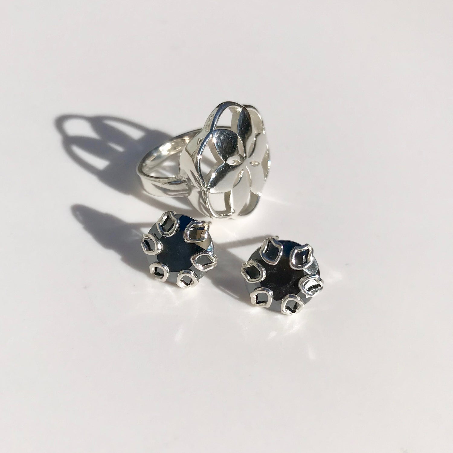 Rosette Ring with Poppy earrings in hematite Hannah Daye & Co